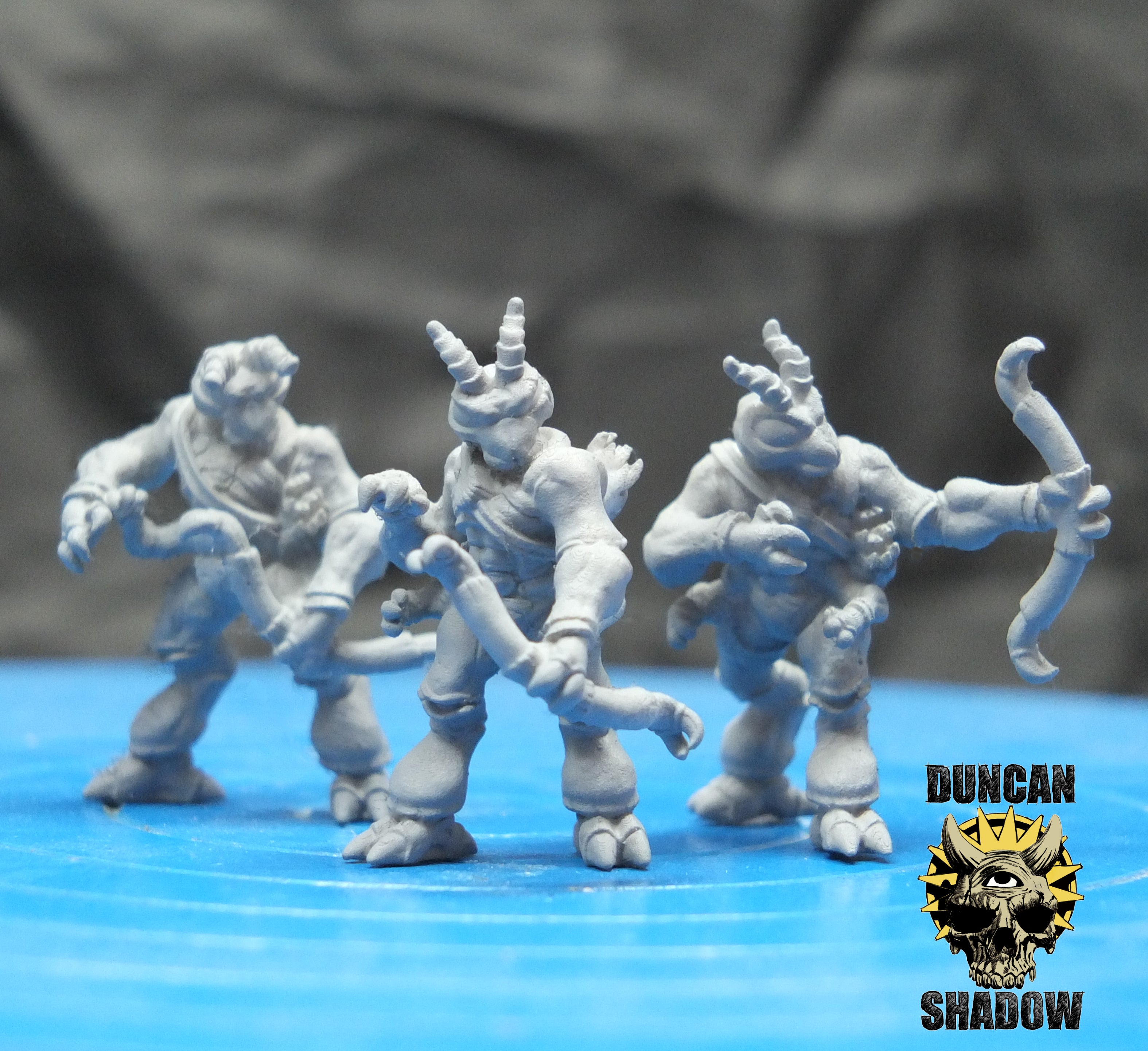 Insectoides Thri-Keen con arcos | Sombra de Duncan | Compatible con Dragones y Mazmorras y Pathfinder