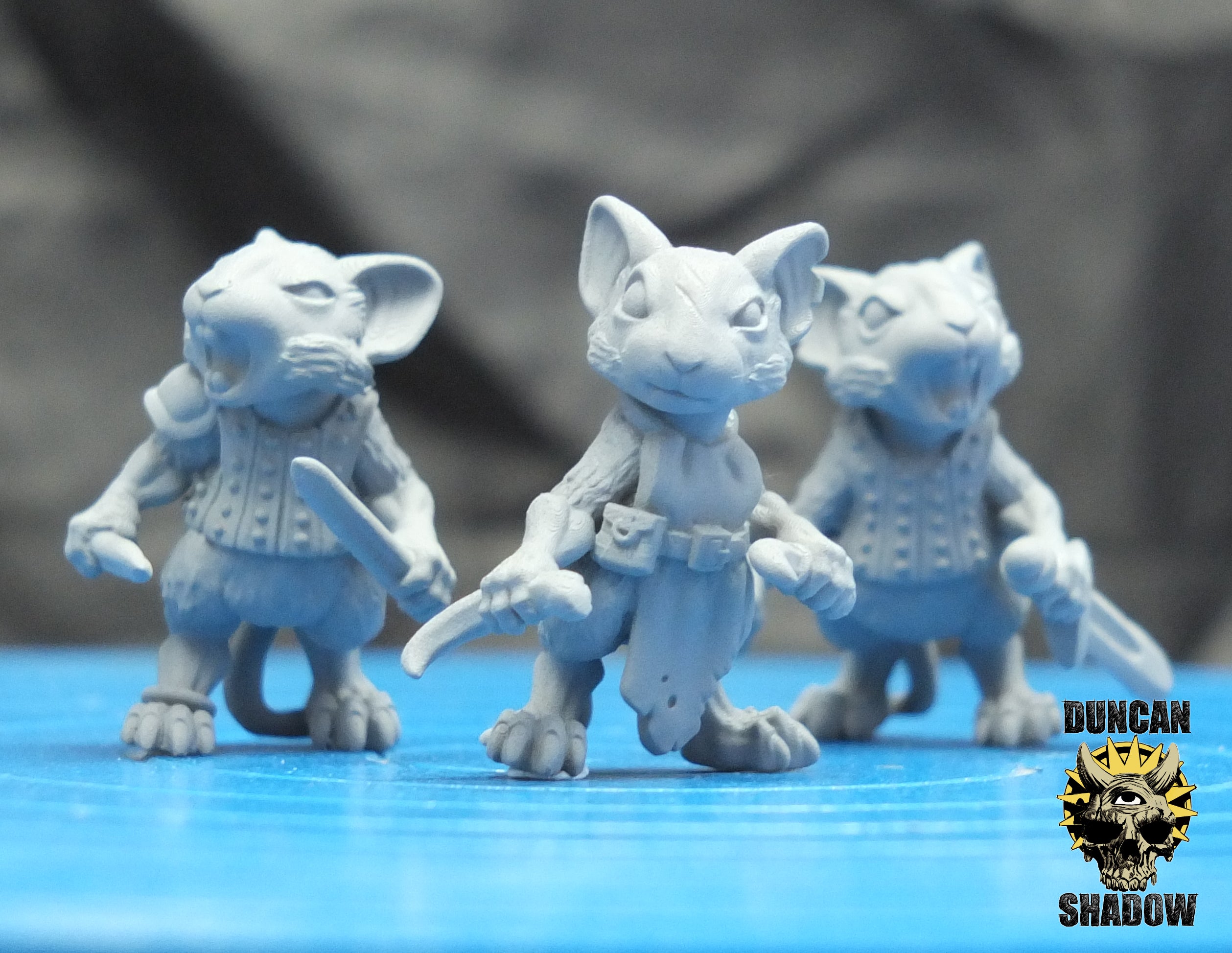 Mousle Folk Rangers con dagas | Sombra de Duncan | Compatible con Dragones y Mazmorras y Pathfinder